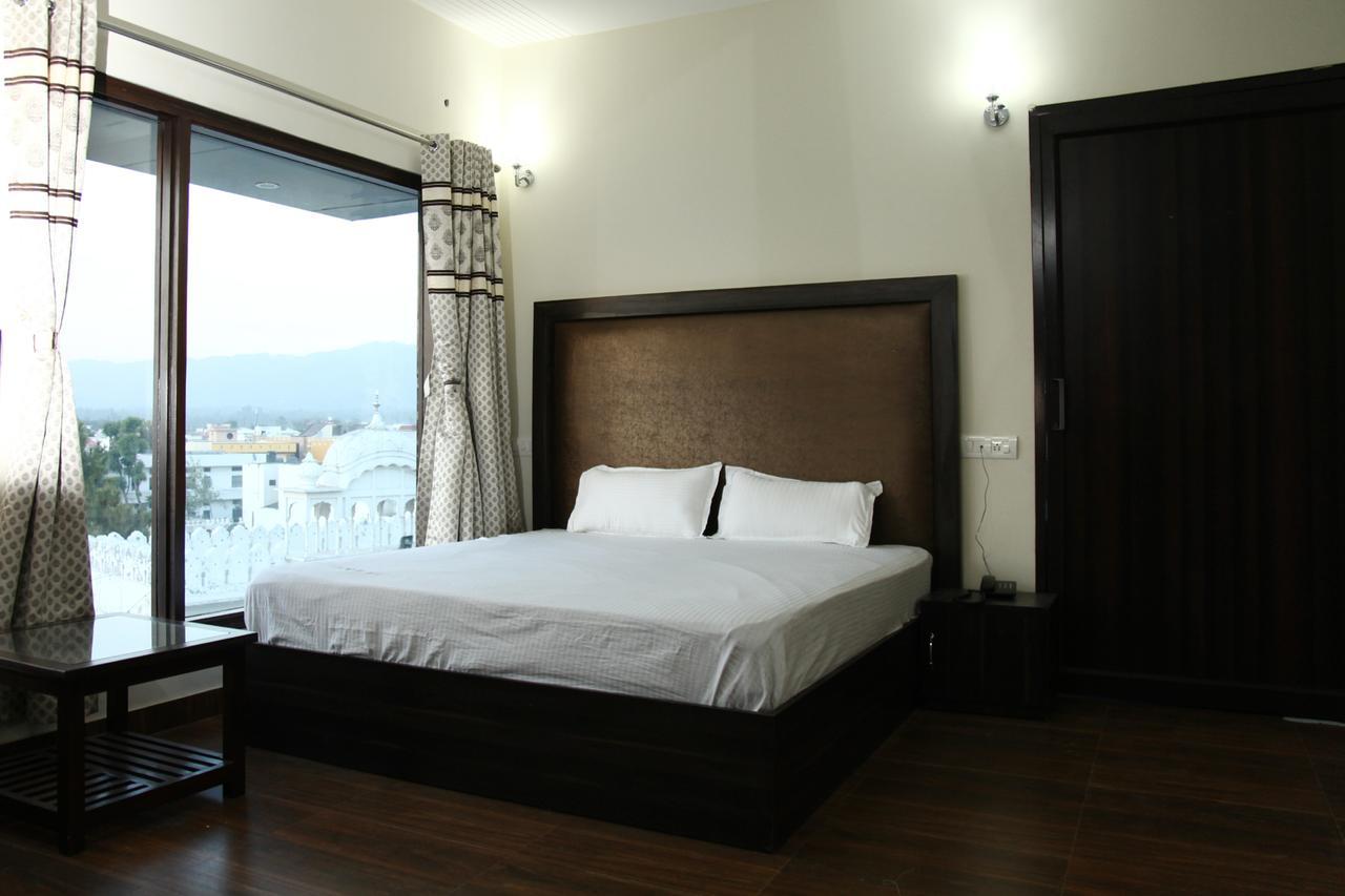Hotel Temple View Inn Anandpur Sāhib Exteriér fotografie